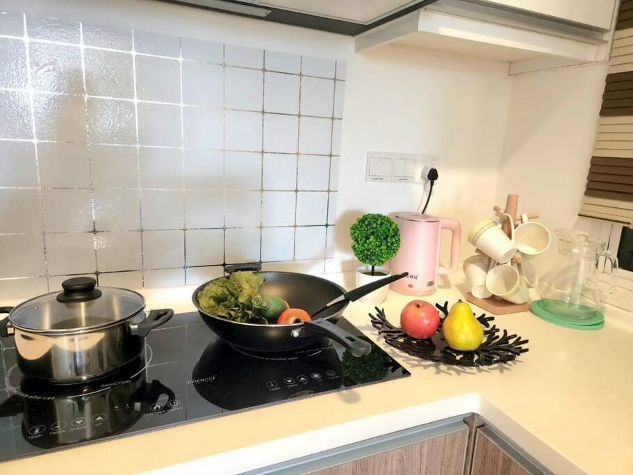 Ipoh City Centre Majestic Homestay Pool View 3 Mins Walking To Famous Food Places & 15Mins To Old Town Ipoh By Happy Homestay المظهر الخارجي الصورة